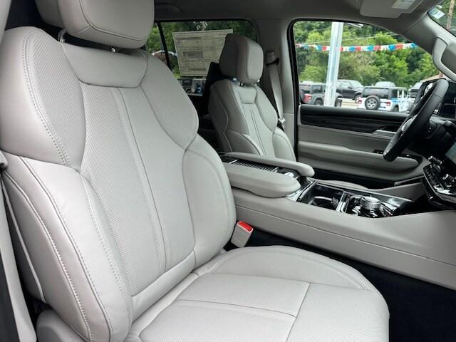 new 2024 Jeep Wagoneer L car, priced at $69,141