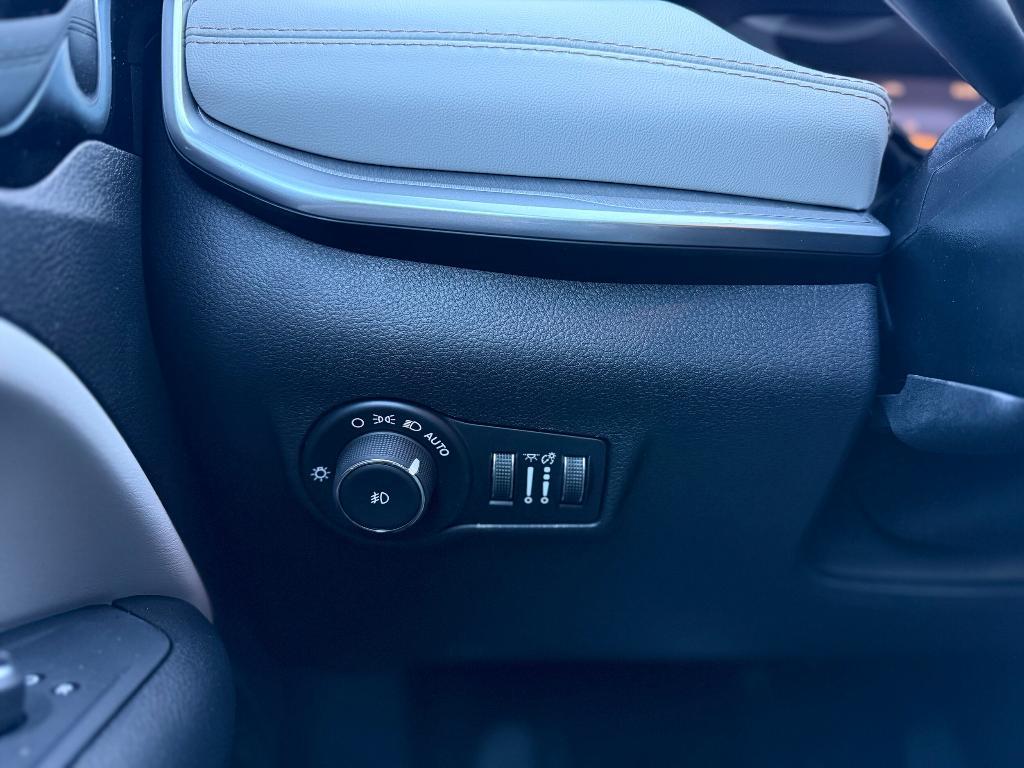 new 2025 Jeep Compass car, priced at $31,740
