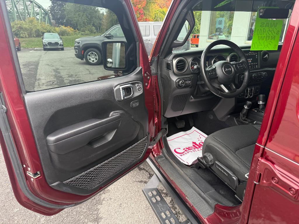 used 2021 Jeep Gladiator car, priced at $31,900