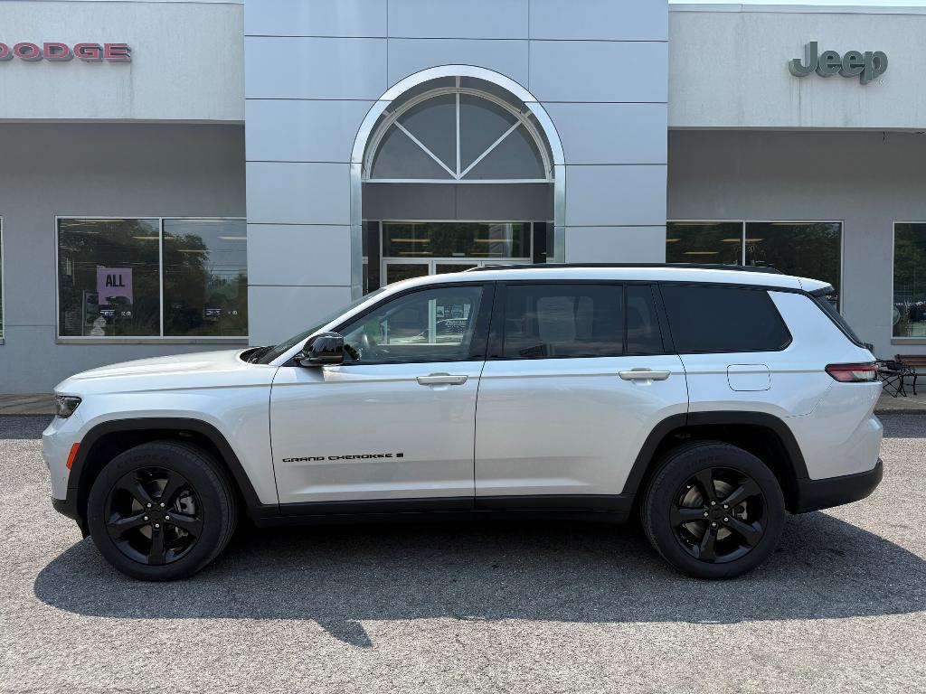 used 2022 Jeep Grand Cherokee L car, priced at $34,900