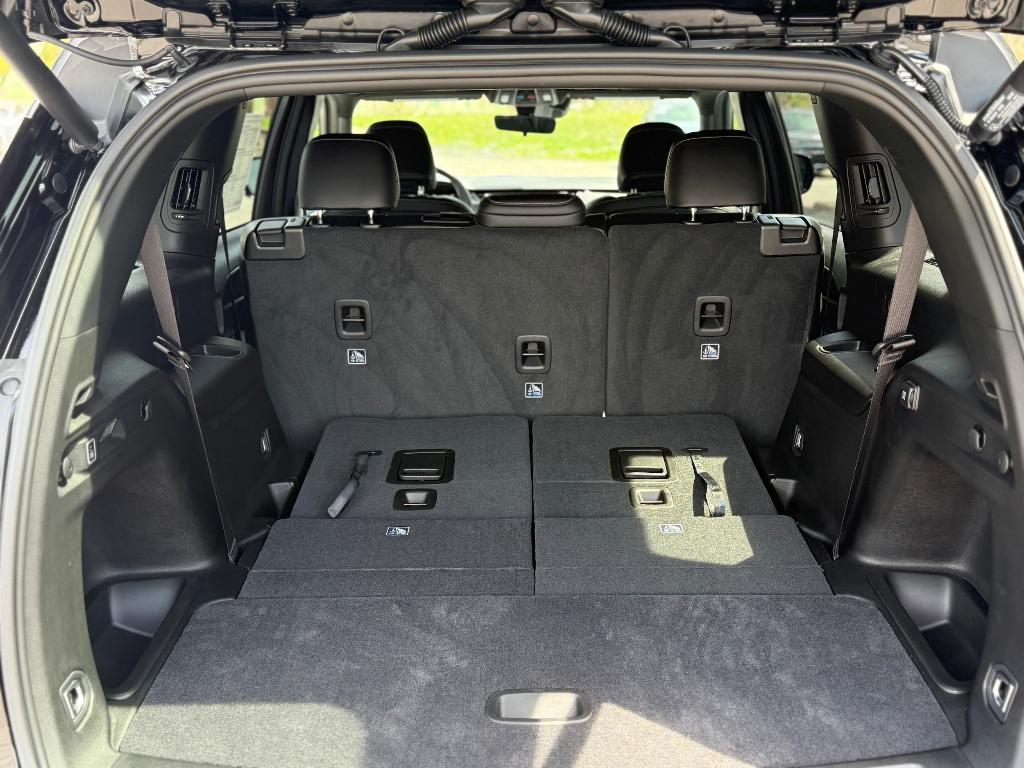 new 2025 Jeep Grand Cherokee L car