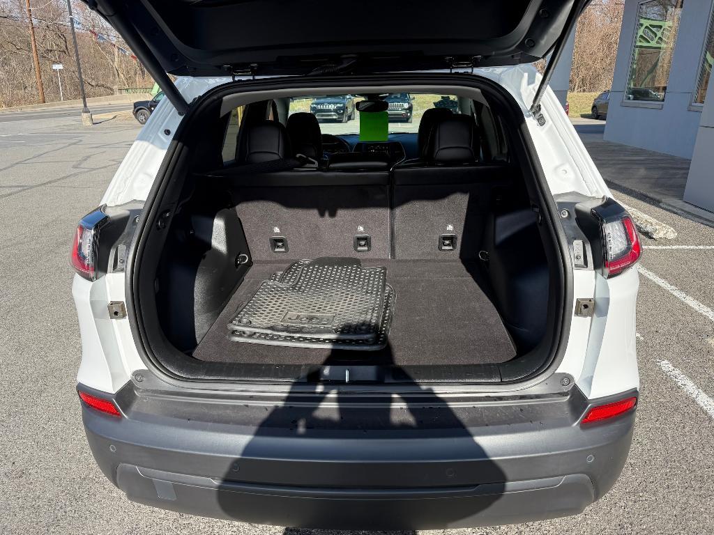 used 2023 Jeep Cherokee car, priced at $27,900