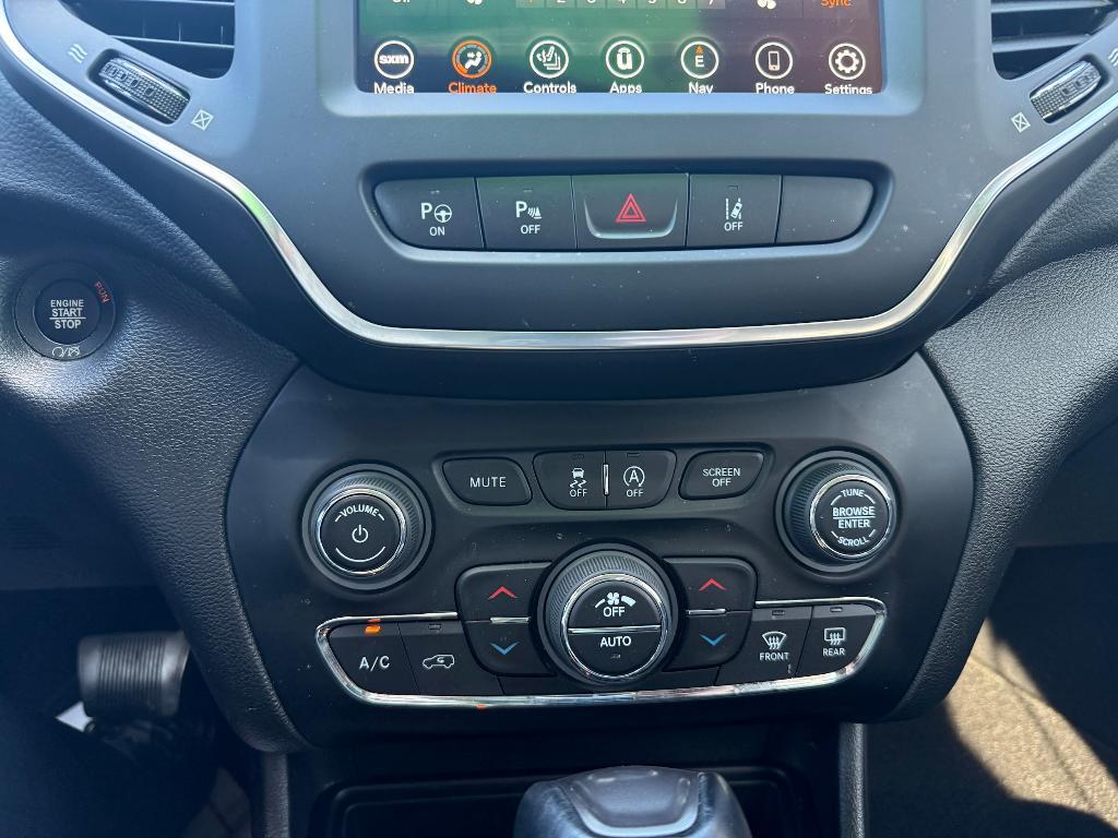 used 2023 Jeep Cherokee car, priced at $27,900