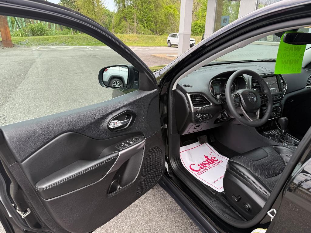 used 2022 Jeep Cherokee car, priced at $29,900