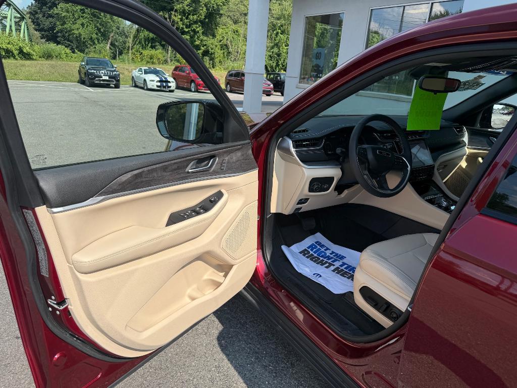 used 2023 Jeep Grand Cherokee L car, priced at $39,600
