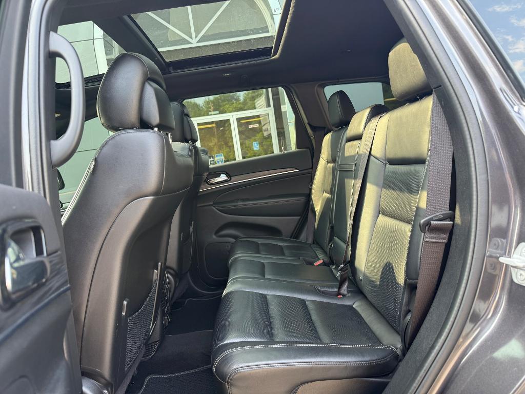 used 2021 Jeep Grand Cherokee car, priced at $31,900