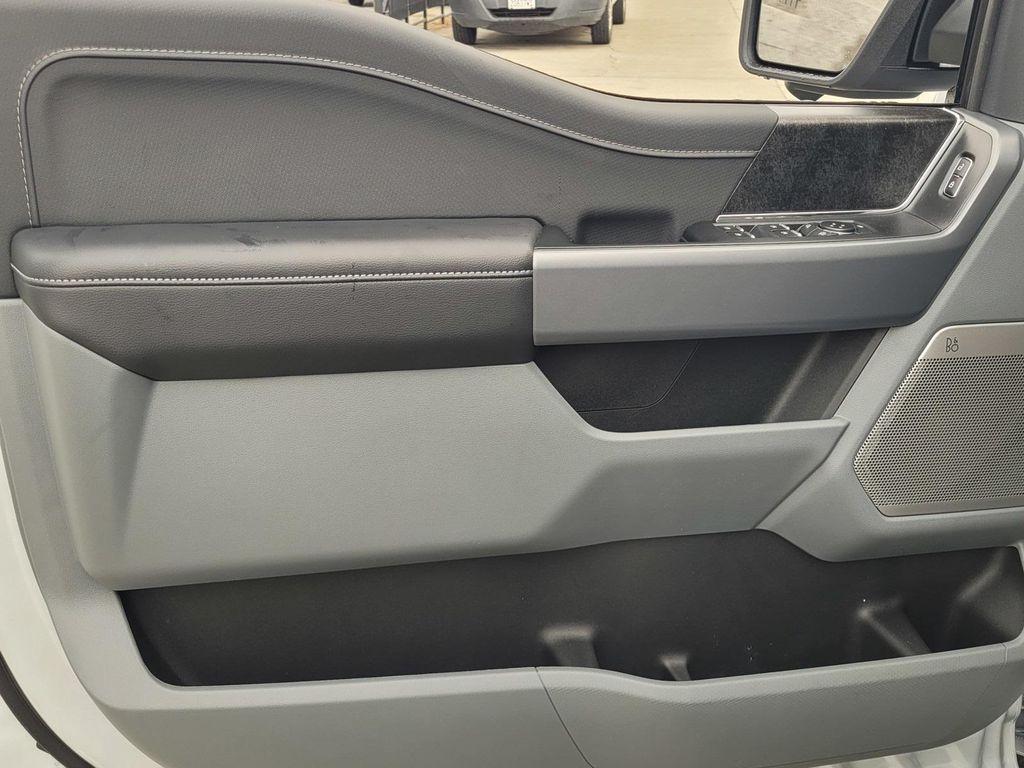 new 2025 Ford F-150 Lightning car