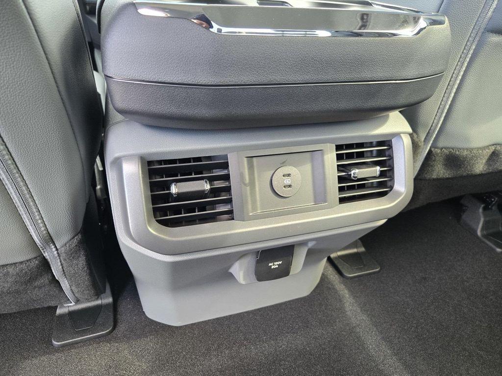 new 2025 Ford F-150 Lightning car