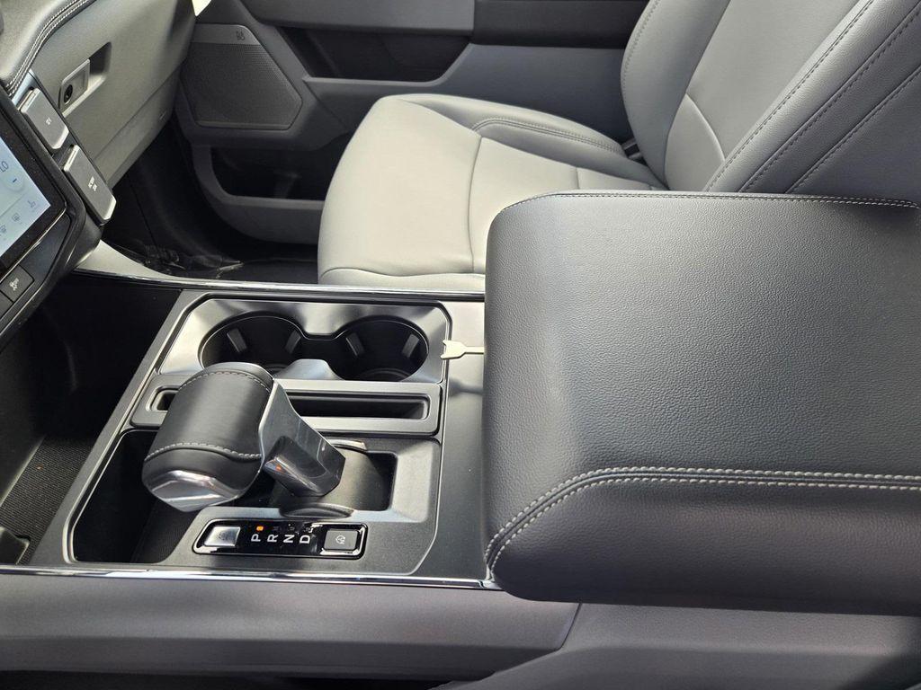 new 2025 Ford F-150 Lightning car