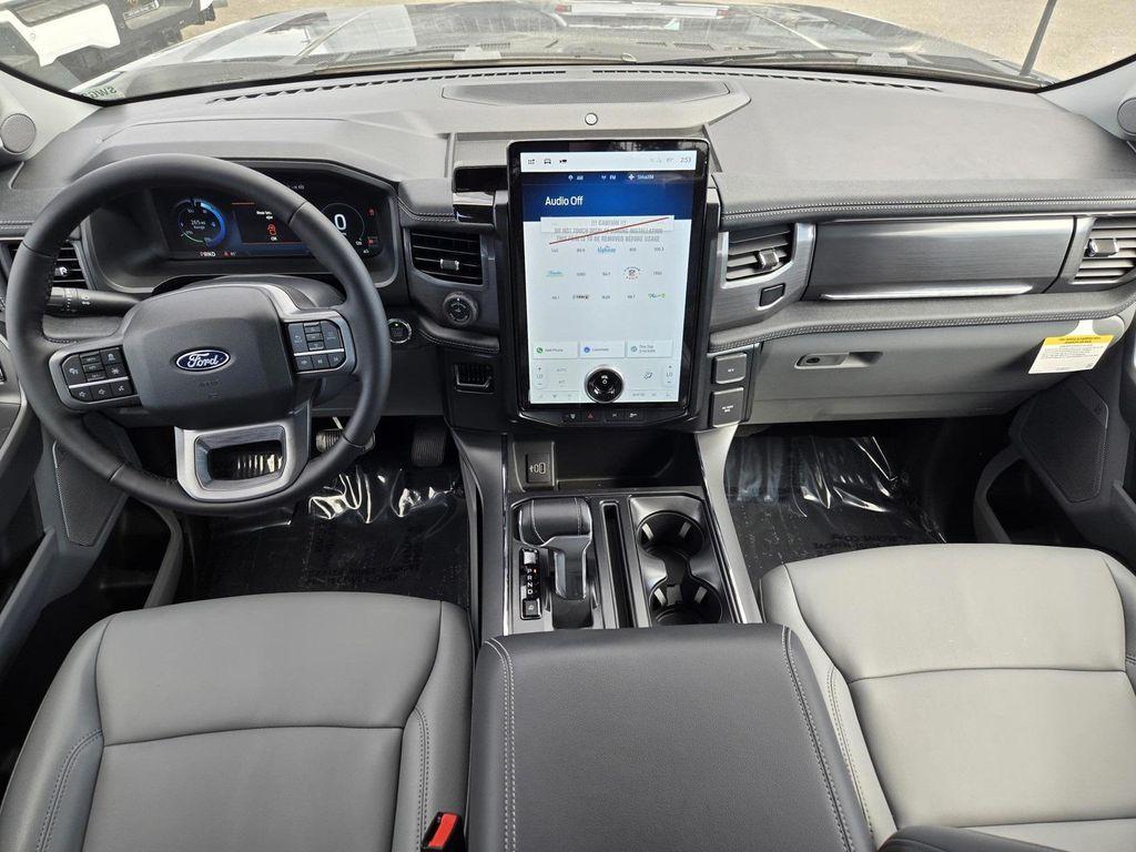 new 2025 Ford F-150 Lightning car