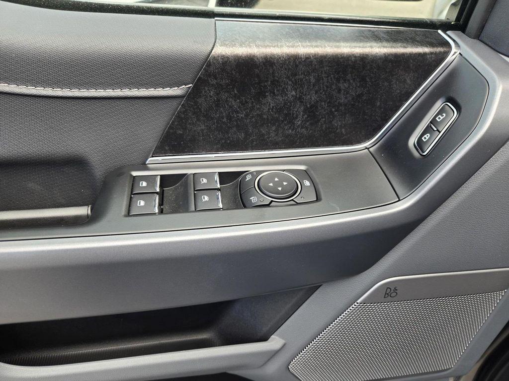 new 2025 Ford F-150 Lightning car