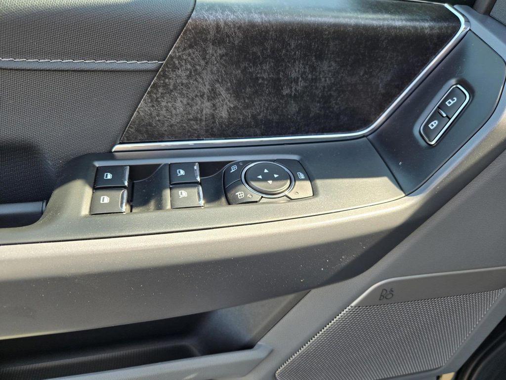 new 2025 Ford F-150 Lightning car