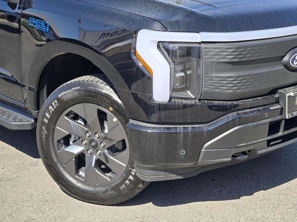 new 2025 Ford F-150 Lightning car