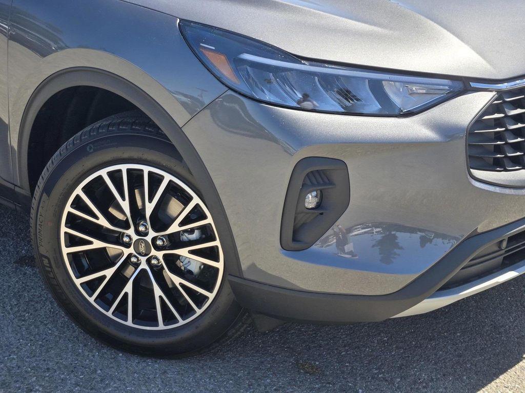 new 2025 Ford Escape PHEV car, priced at $33,395