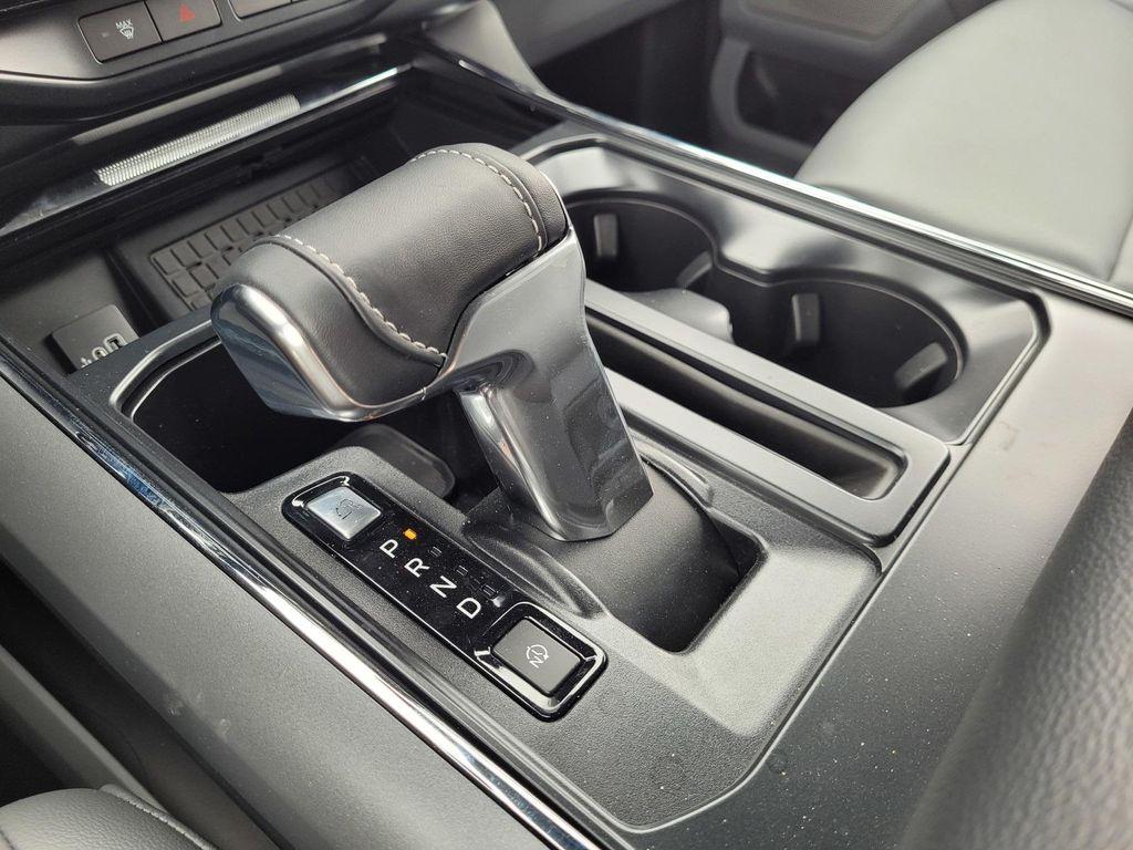 new 2025 Ford F-150 Lightning car