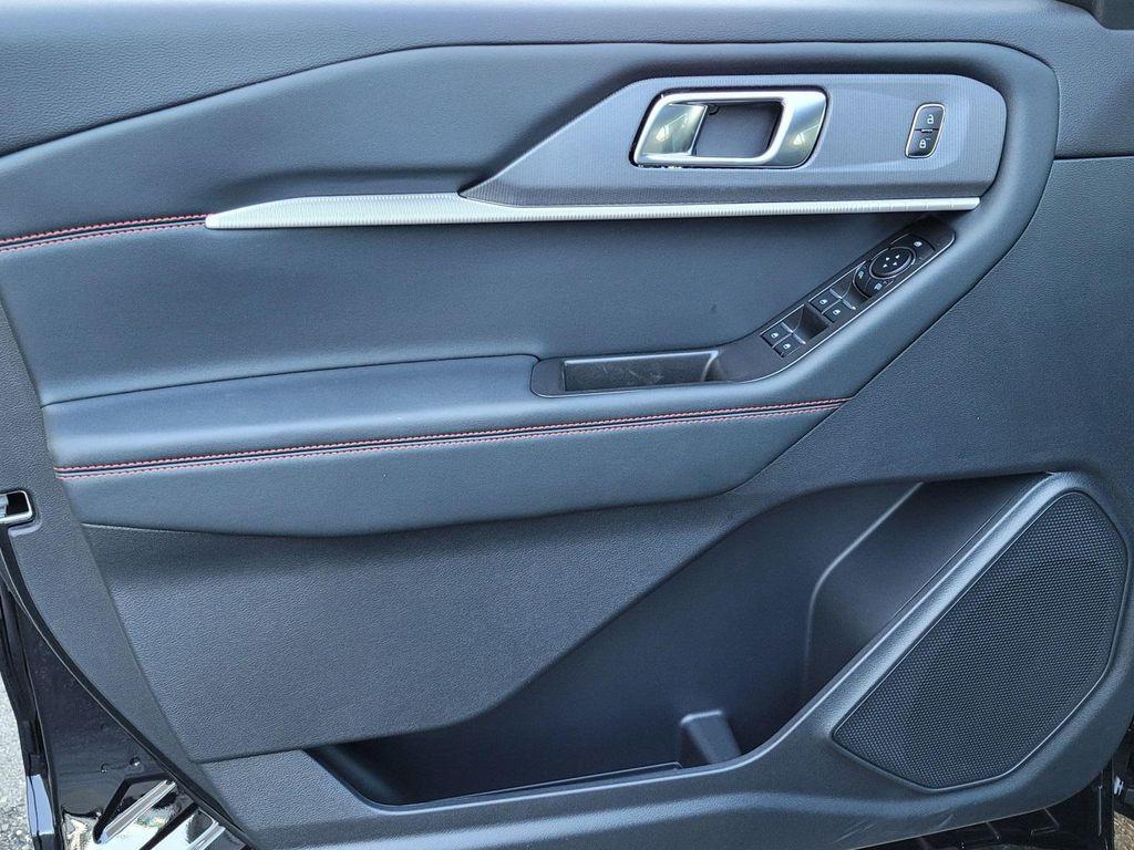 new 2025 Ford Explorer car