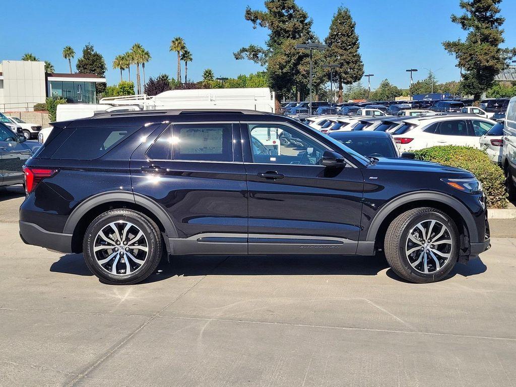 new 2025 Ford Explorer car