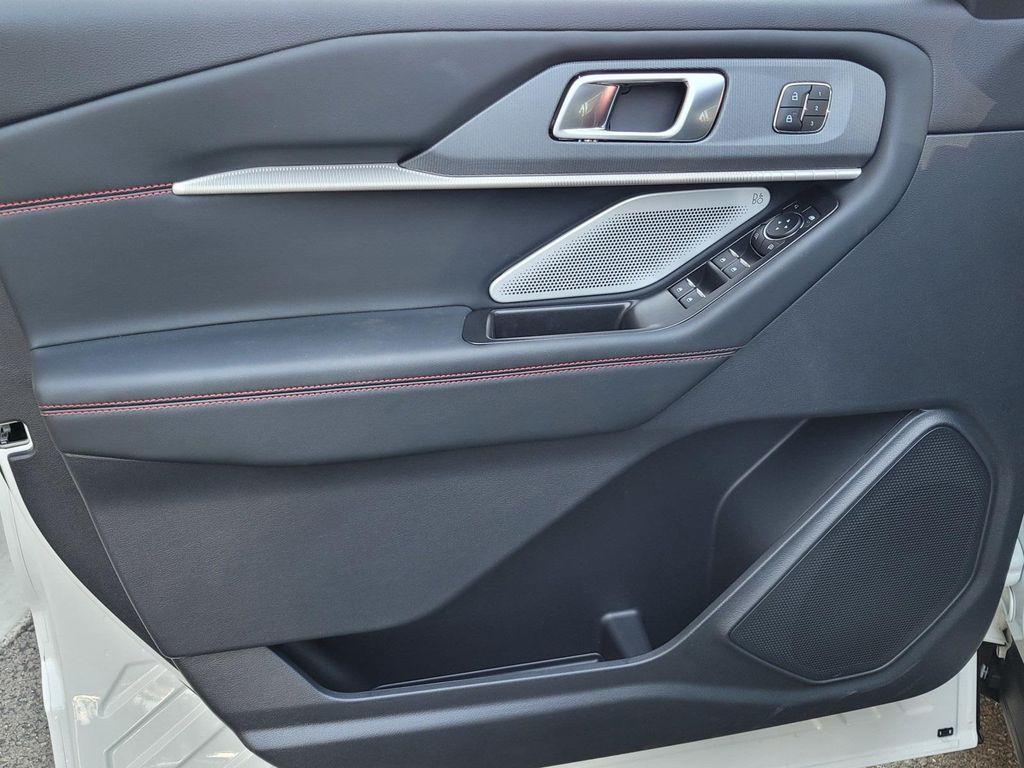 new 2025 Ford Explorer car, priced at $58,725