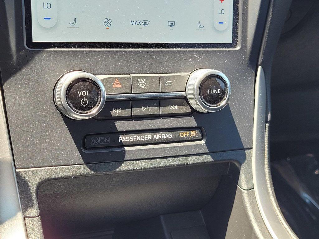 used 2022 Ford Edge car, priced at $22,950