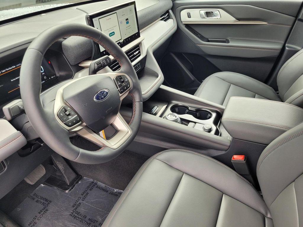 new 2025 Ford Explorer car