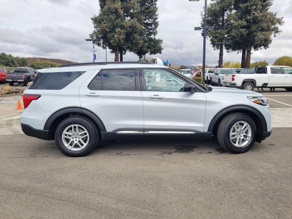 new 2025 Ford Explorer car