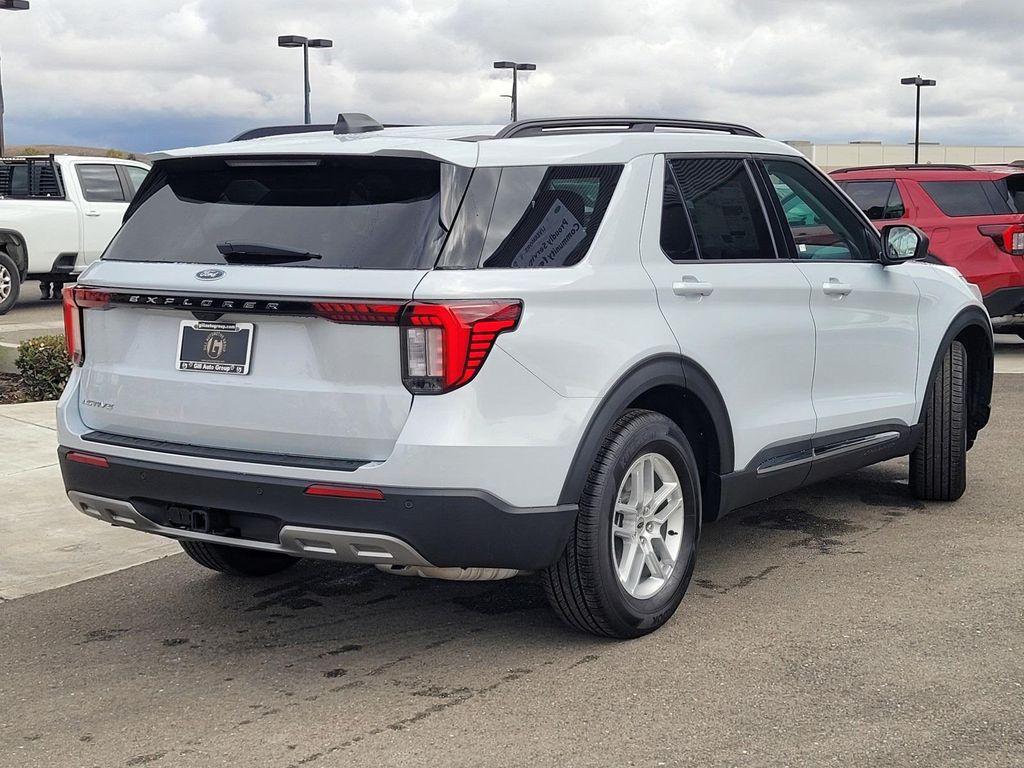 new 2025 Ford Explorer car