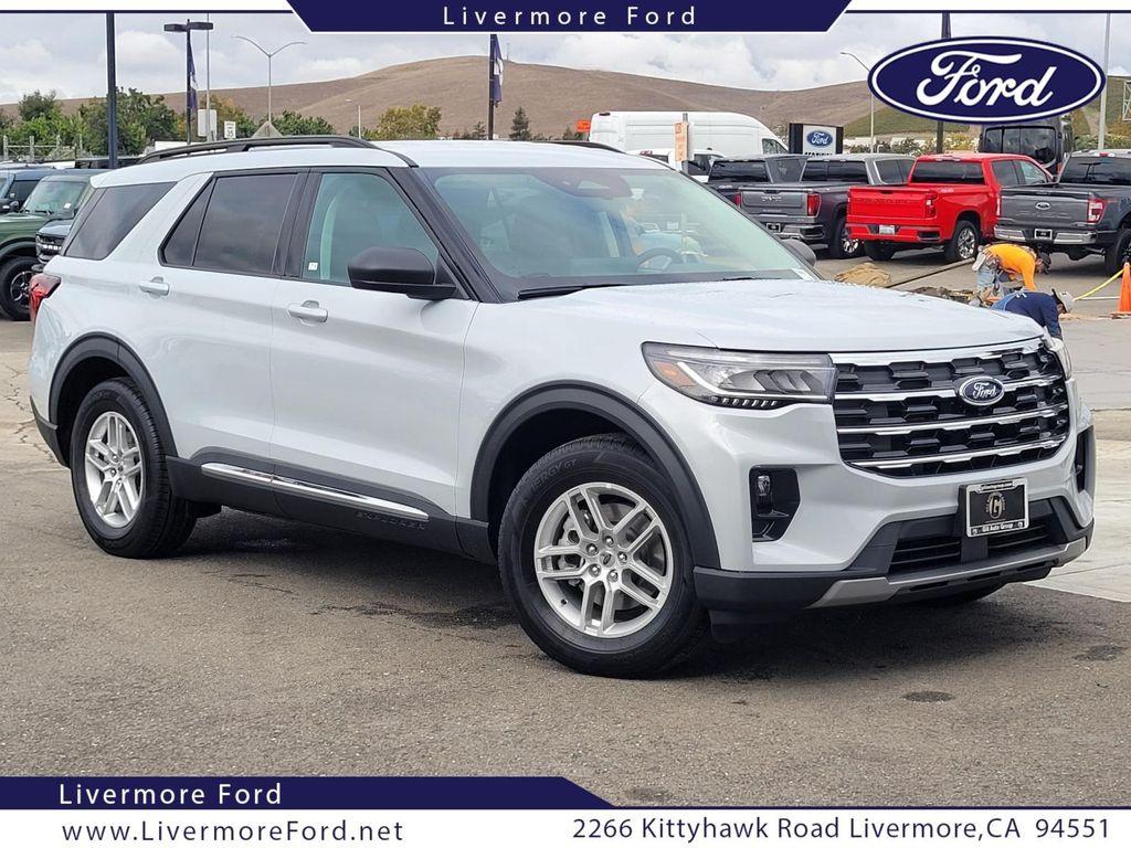new 2025 Ford Explorer car