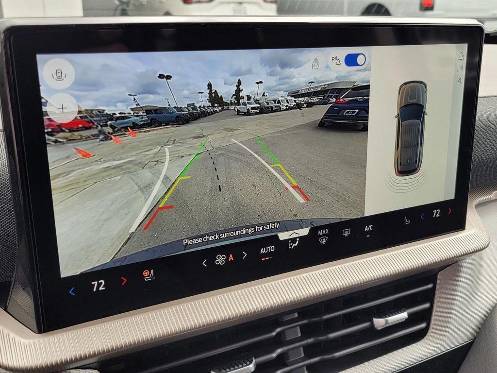 new 2025 Ford Explorer car
