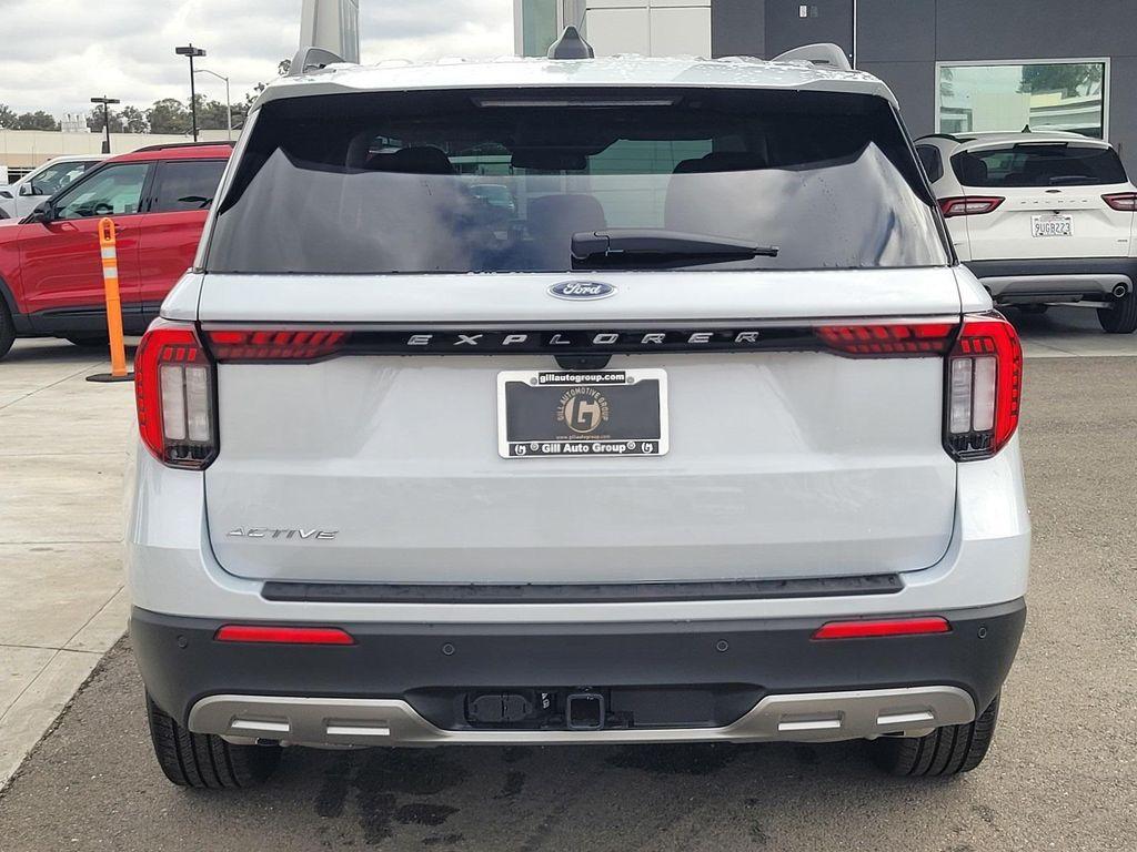 new 2025 Ford Explorer car