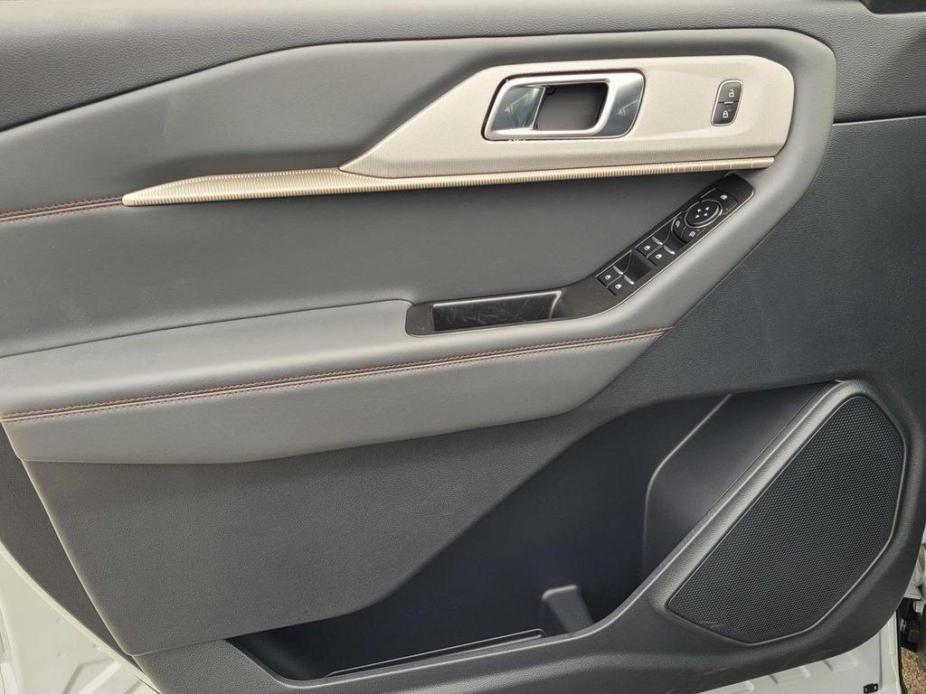 new 2025 Ford Explorer car