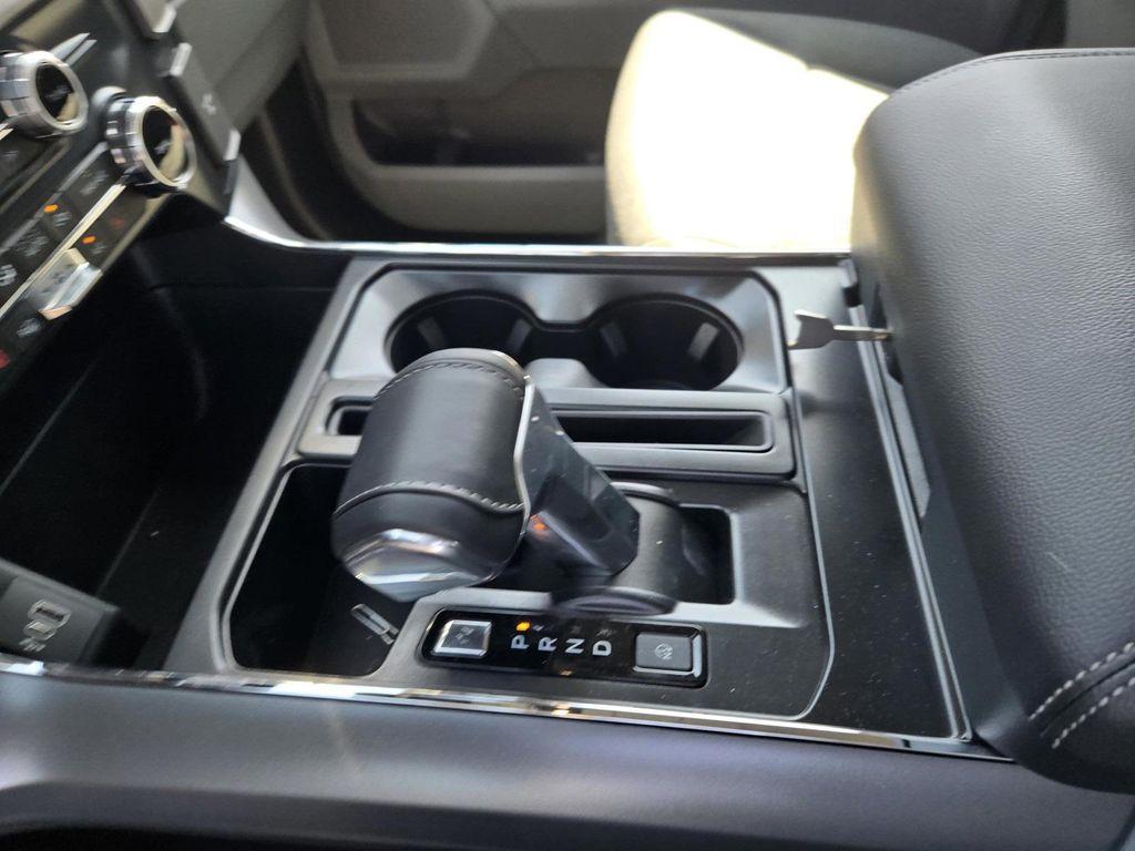 new 2025 Ford F-150 Lightning car