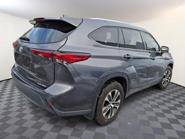 used 2020 Toyota Highlander car, priced at $33,888