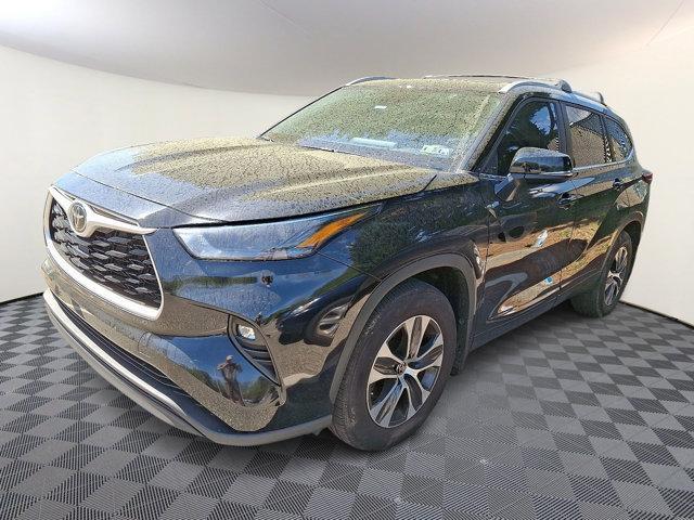 used 2023 Toyota Highlander car, priced at $42,888