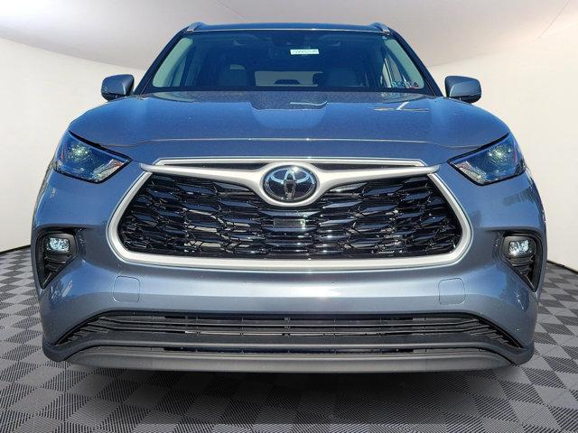 used 2024 Toyota Highlander car, priced at $45,888