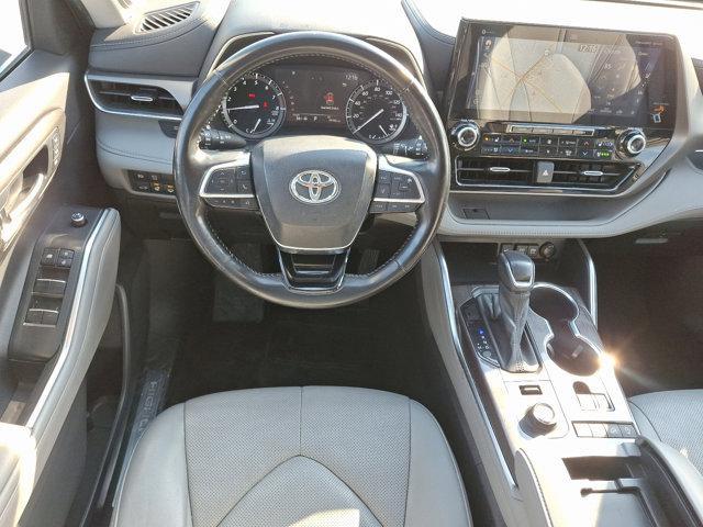 used 2021 Toyota Highlander car, priced at $37,888