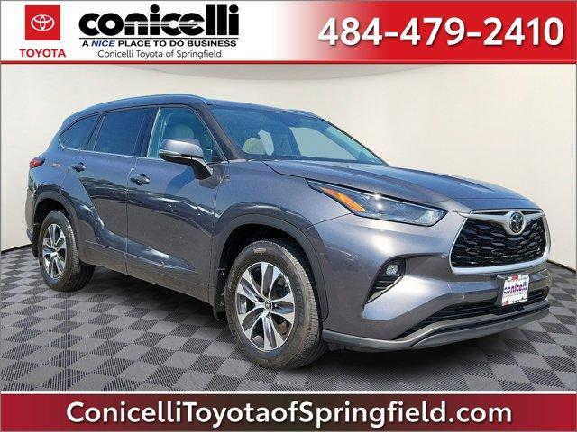 used 2021 Toyota Highlander car, priced at $35,888