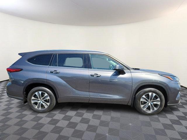 used 2021 Toyota Highlander car, priced at $35,888