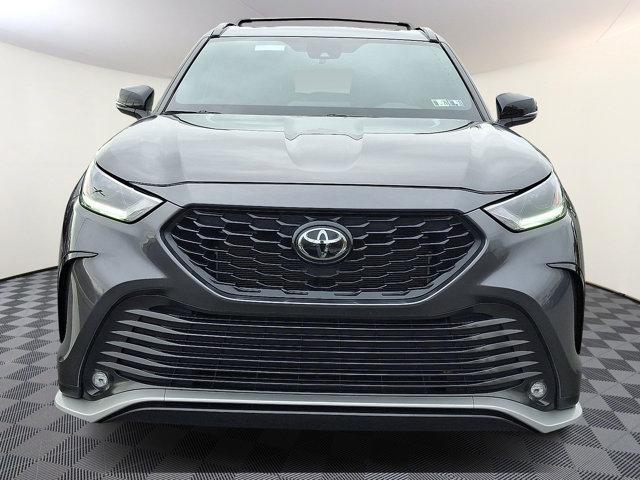 used 2023 Toyota Highlander car, priced at $43,888