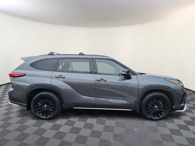 used 2023 Toyota Highlander car, priced at $43,888