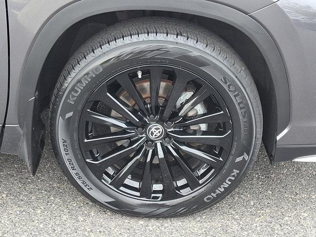 used 2023 Toyota Highlander car, priced at $43,888