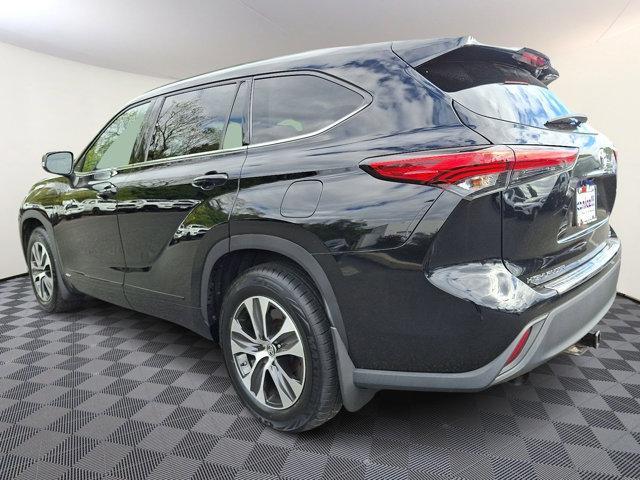 used 2021 Toyota Highlander Hybrid car, priced at $37,888