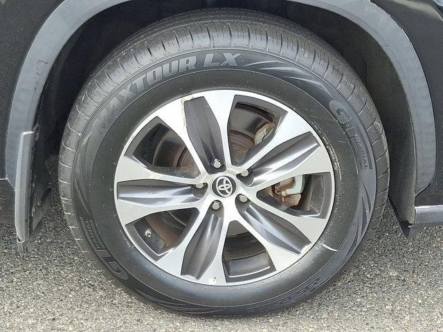 used 2021 Toyota Highlander Hybrid car, priced at $37,888