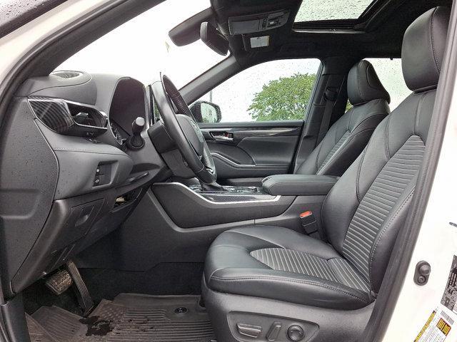 used 2021 Toyota Highlander car, priced at $37,888