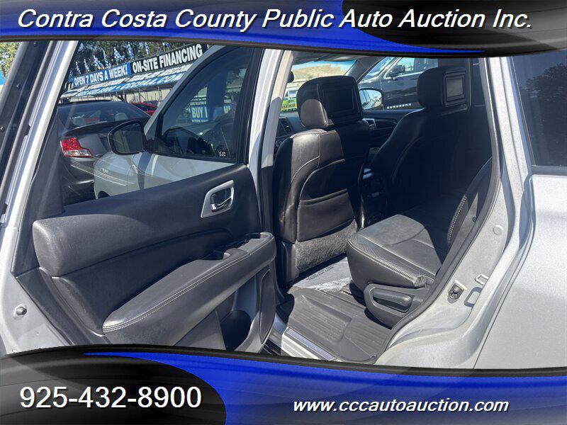 used 2014 Nissan Pathfinder Hybrid car, priced at $9,570