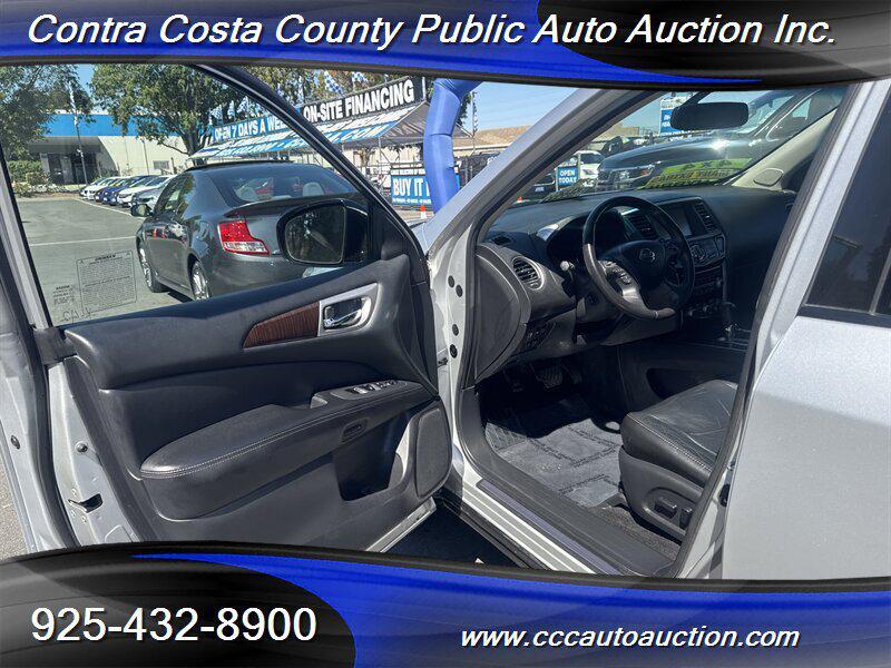 used 2014 Nissan Pathfinder Hybrid car, priced at $9,570