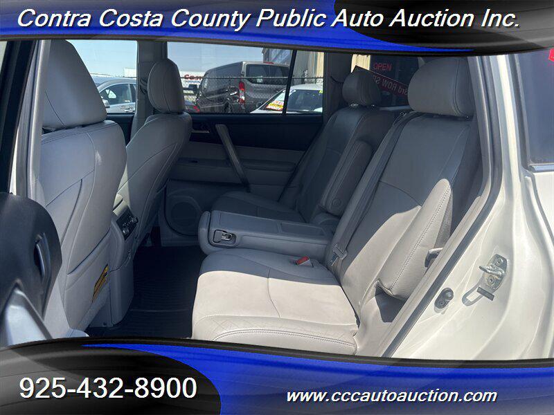 used 2012 Toyota Highlander car, priced at $13,805