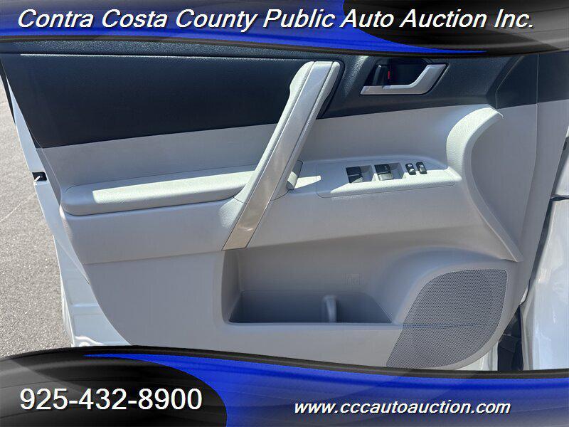 used 2012 Toyota Highlander car, priced at $13,805