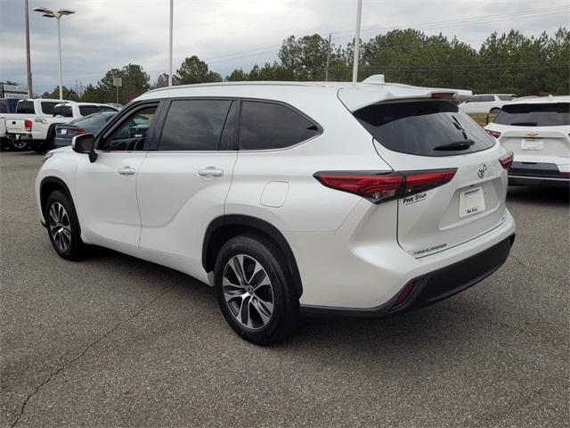 used 2022 Toyota Highlander car, priced at $30,000