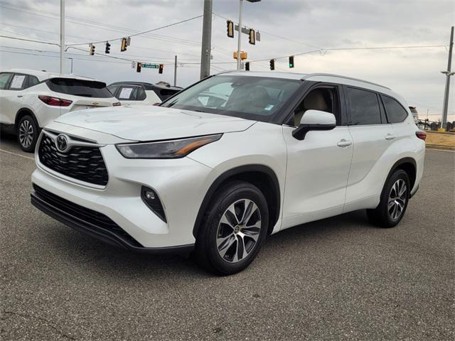 used 2022 Toyota Highlander car, priced at $30,000