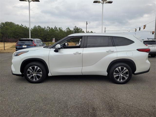 used 2022 Toyota Highlander car, priced at $30,000